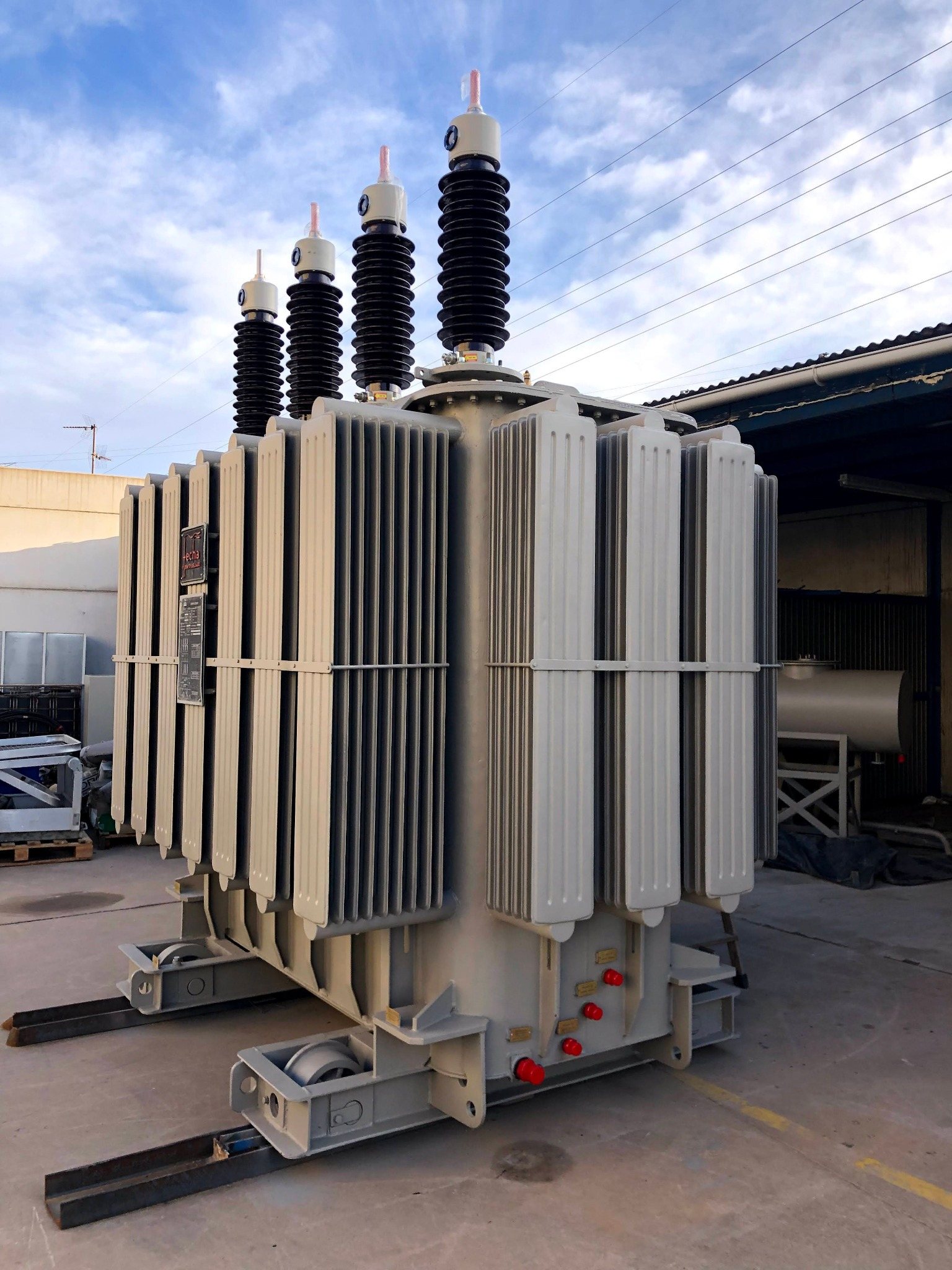 Alquiler de transformador de potencia reacondicionado